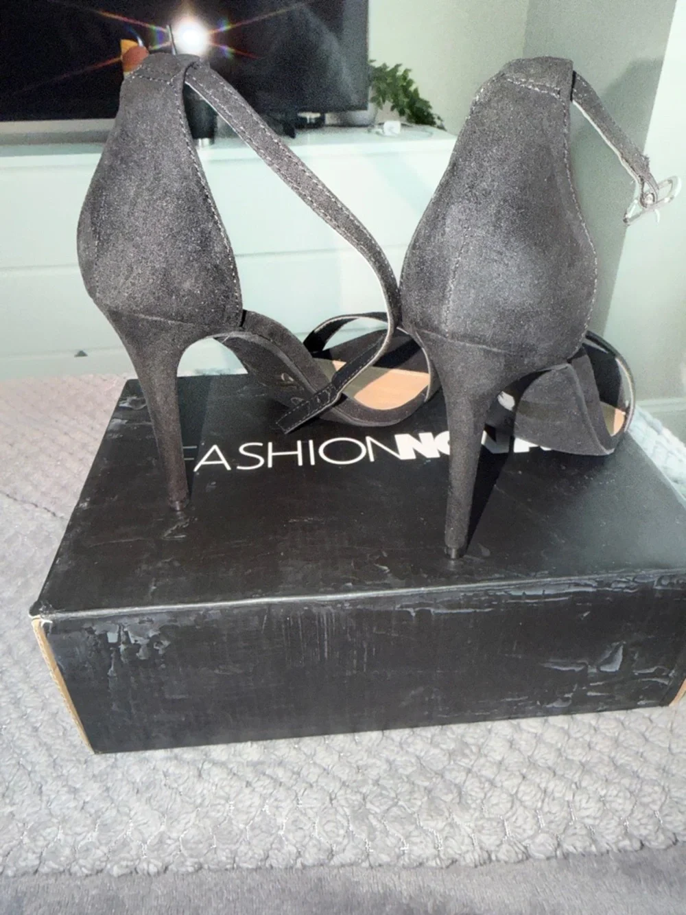 Fashion Nova Black Herls - Picture 4 of 5